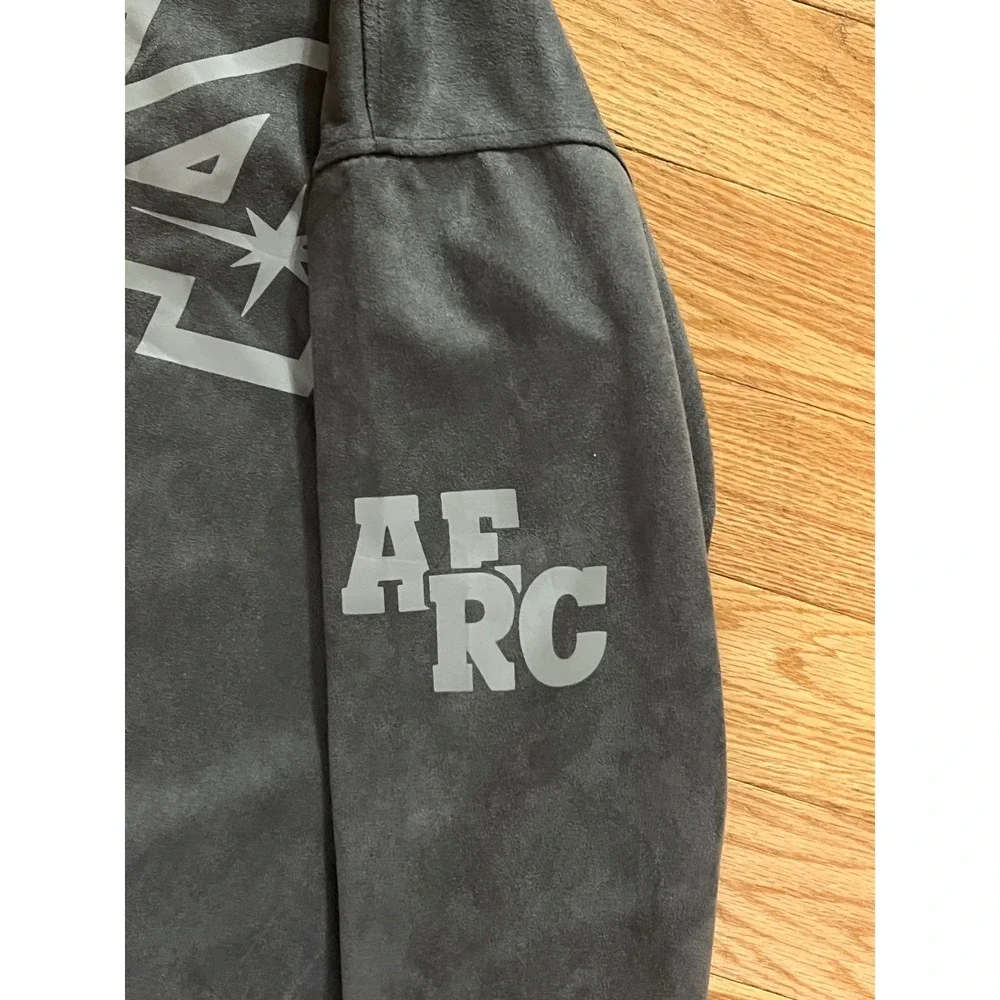Aelfric Eden 74 Graphic Suede Sweatshirt Charcoal Grey Streetwear Mens Medium